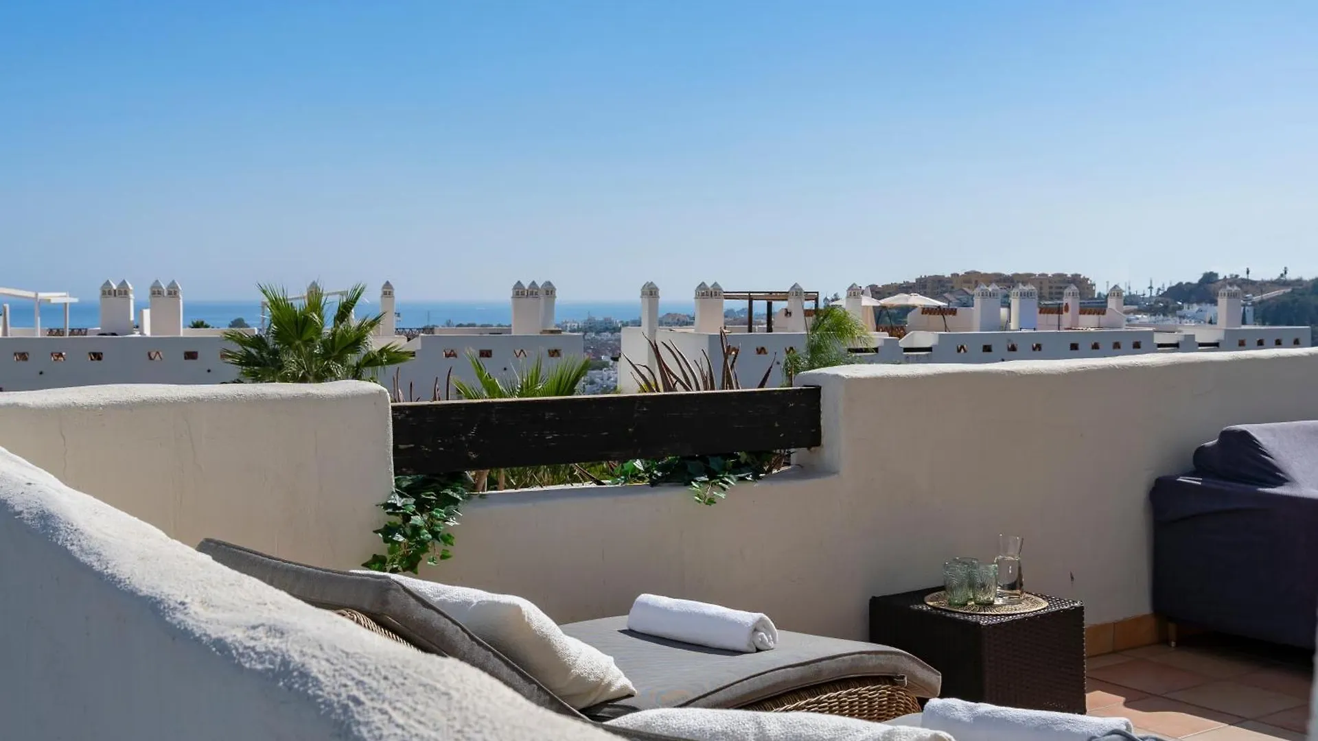 Geweldig Appartement Met Ruim Terras En Zeezicht Estepona Apartment