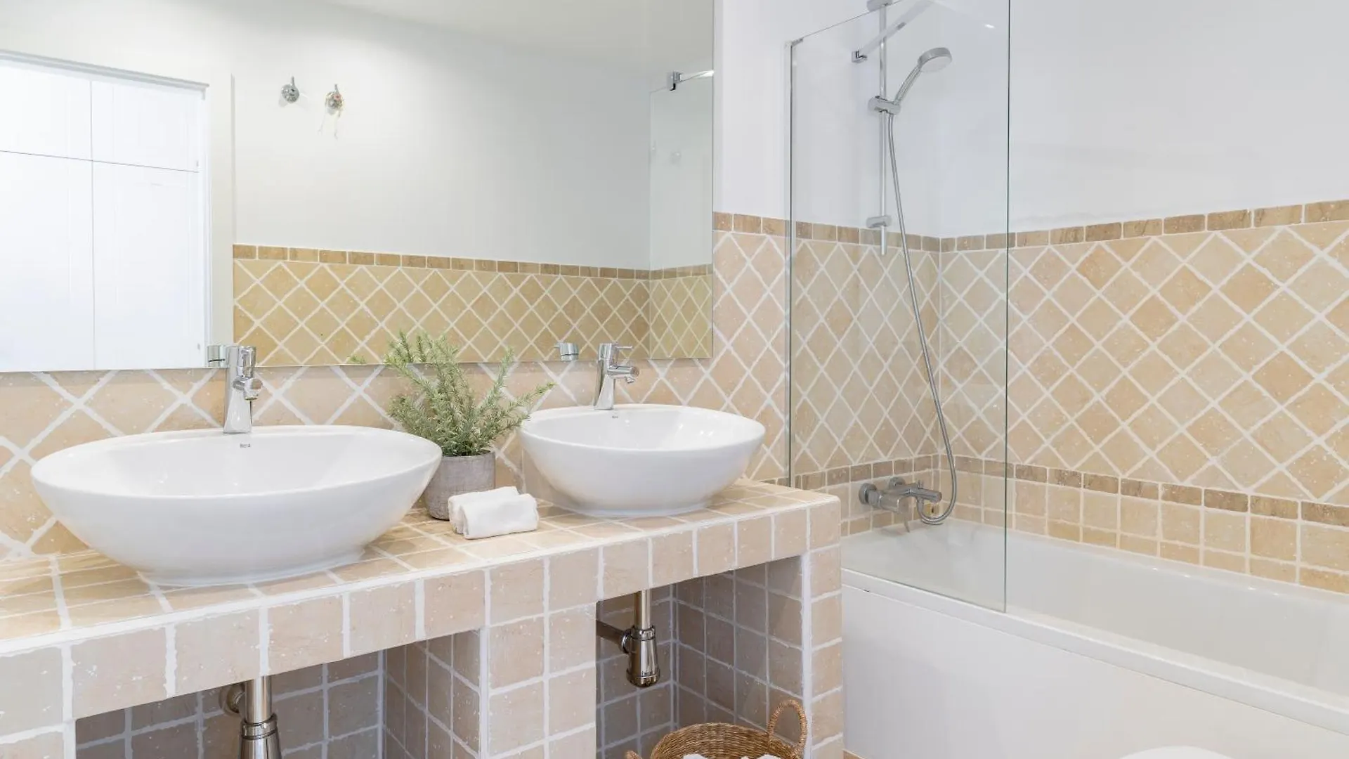 Apartment Geweldig Appartement Met Ruim Terras En Zeezicht Estepona Spain
