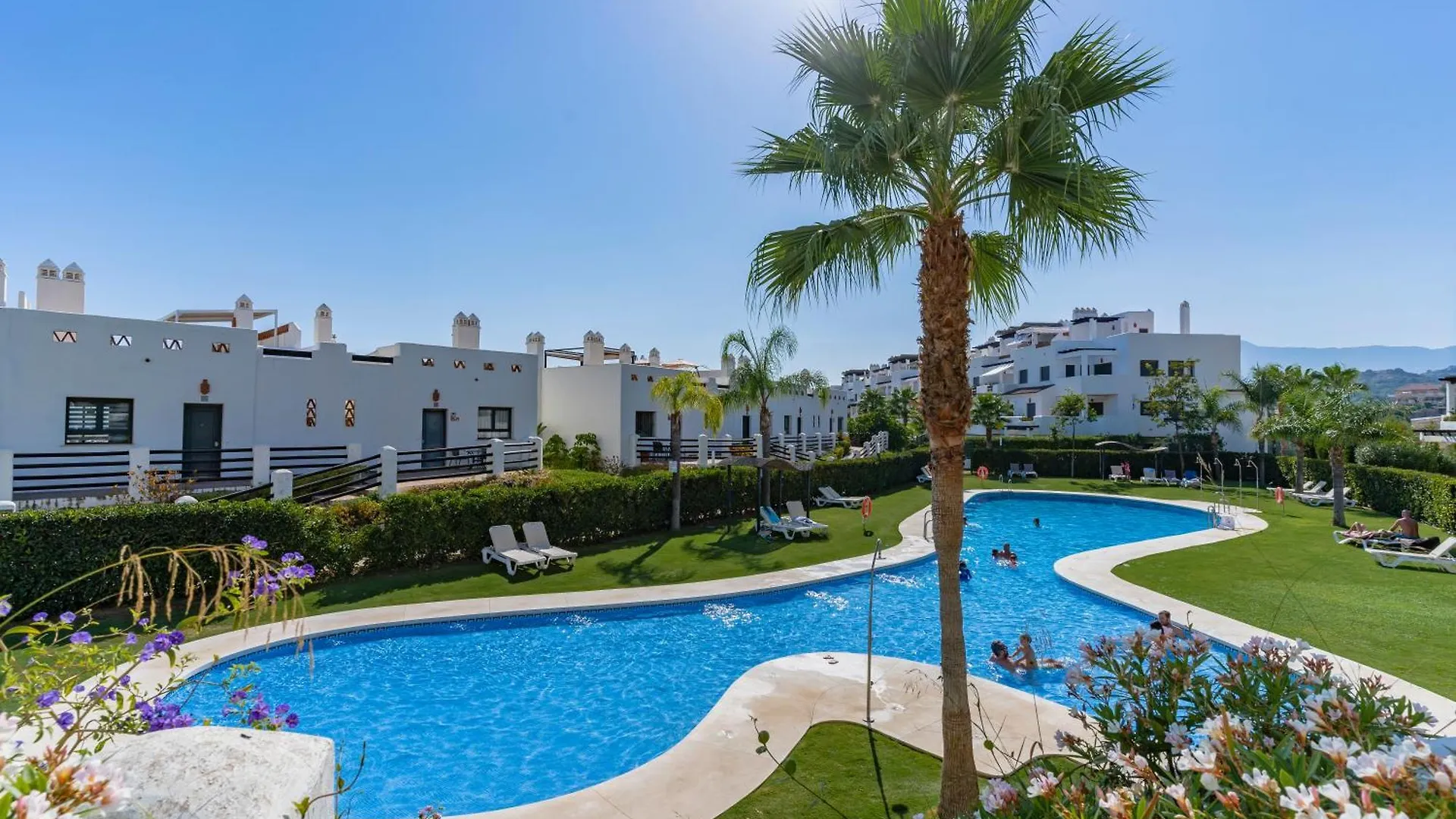 Geweldig Appartement Met Ruim Terras En Zeezicht Estepona 0*,
